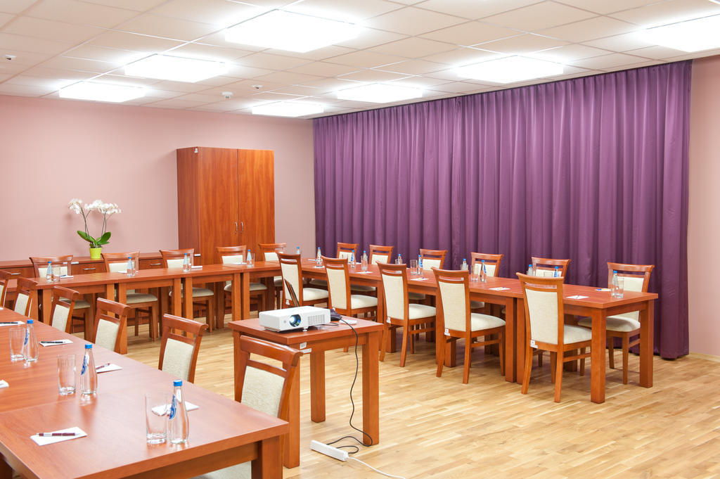 Ckm Centrum Konferencyjne Mazowsze Otrębusy Екстериор снимка