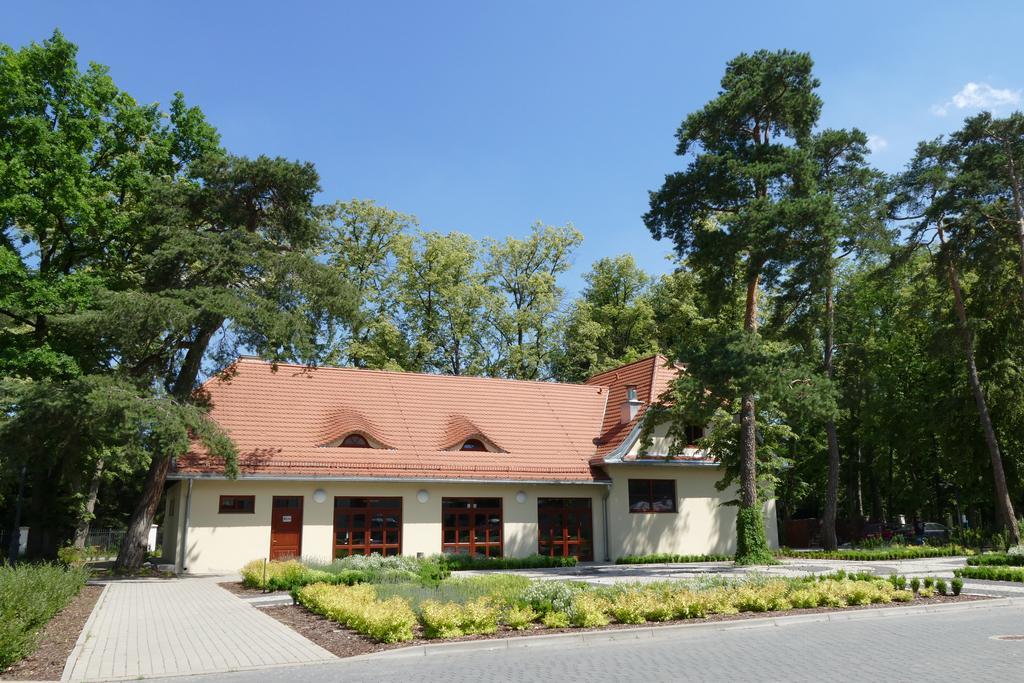 Ckm Centrum Konferencyjne Mazowsze Otrębusy Екстериор снимка