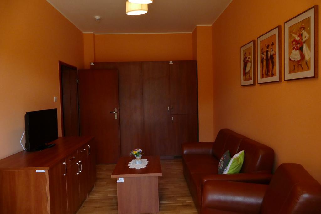 Ckm Centrum Konferencyjne Mazowsze Otrębusy Екстериор снимка
